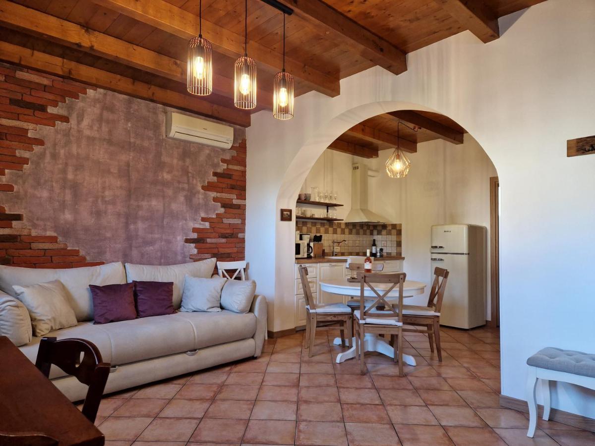 Wine & Apartment Vinales Koper Eksteriør bilde