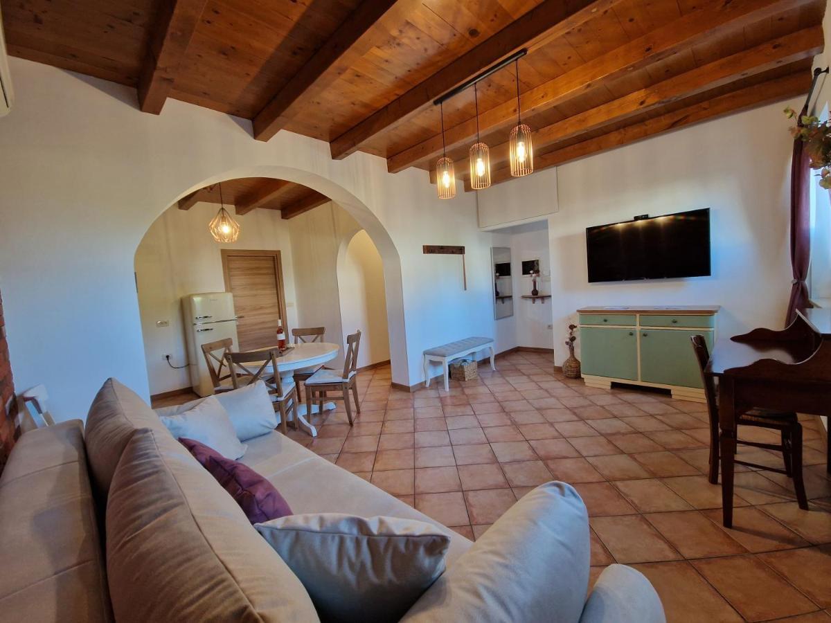 Wine & Apartment Vinales Koper Eksteriør bilde