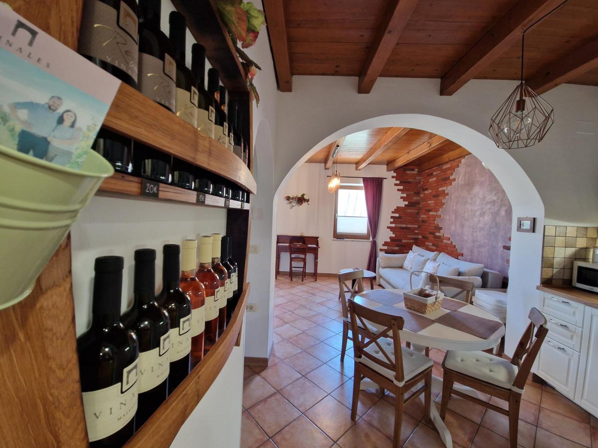 Wine & Apartment Vinales Koper Eksteriør bilde